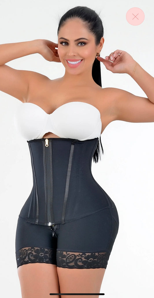 Diana con corset