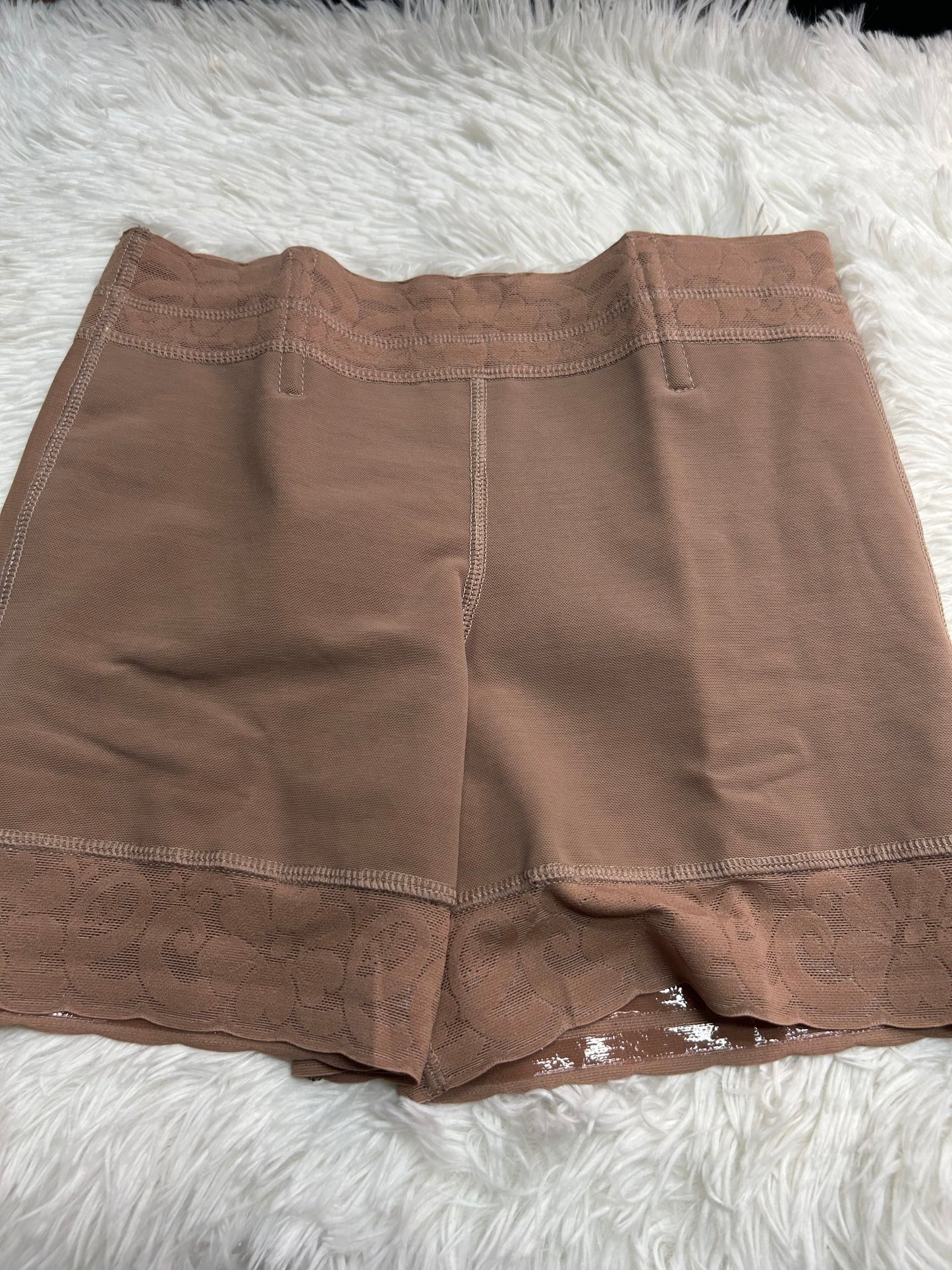 Short rubí